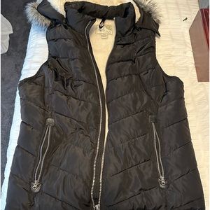Green Tea insulated black vest with hood